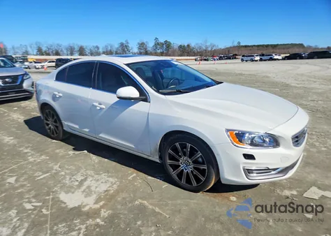 2016 Volvo S60 Platinum из США, поврежденный, VIN LYV402FM6GB097130